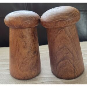 Vintage Teak Mid Century Modern Salt and Pepper Shakers ‎ 4"H